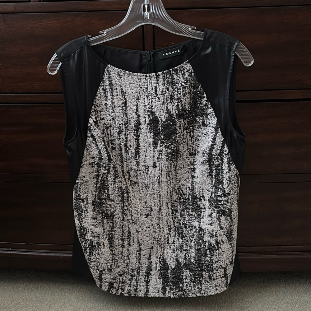 Trouve mixed media sleeveless top - Small